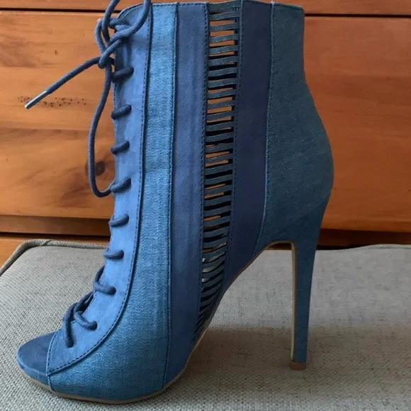 Classy Blue Denim Lace Up Bootie, sz 7 - Picture 1 of 7